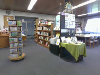 カフェテリアの画像が表示されるはず...