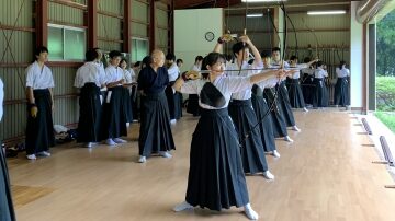 弓道部(高校・男子、女子).jpg